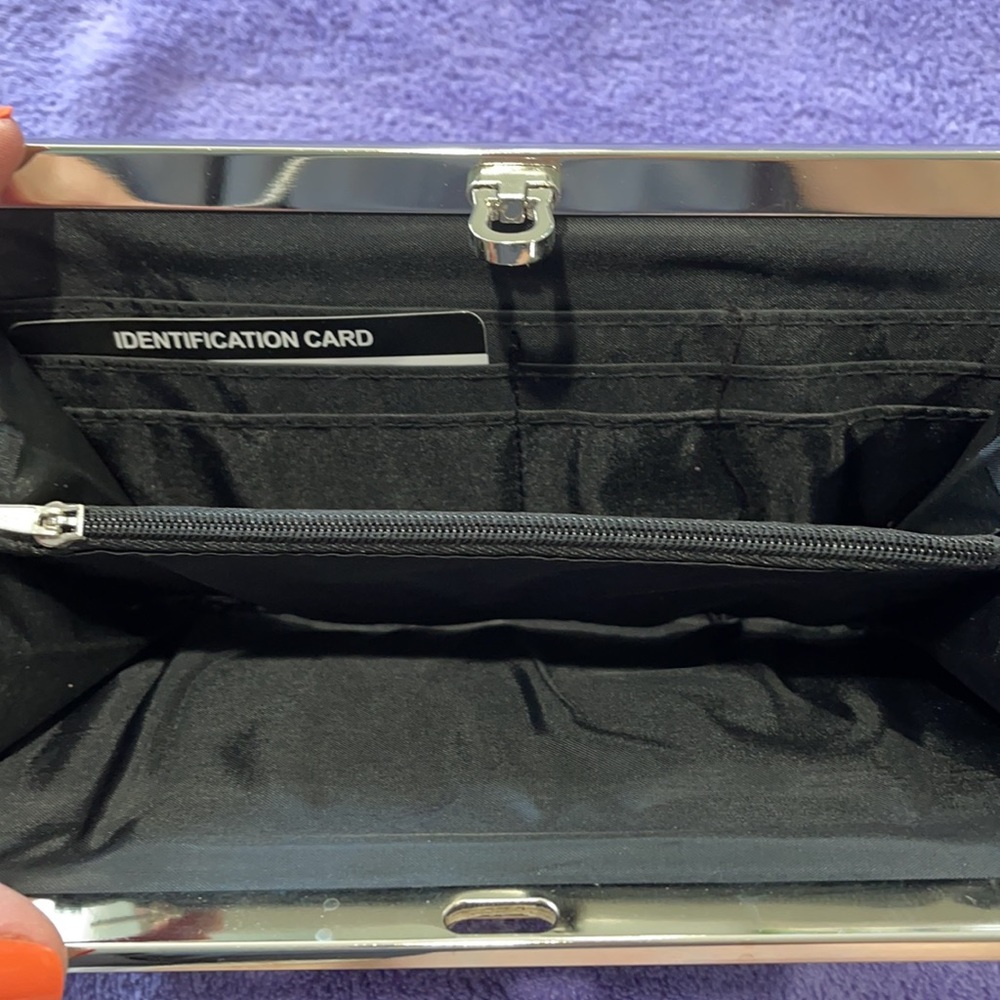 Wallet - Picture 3 of 5